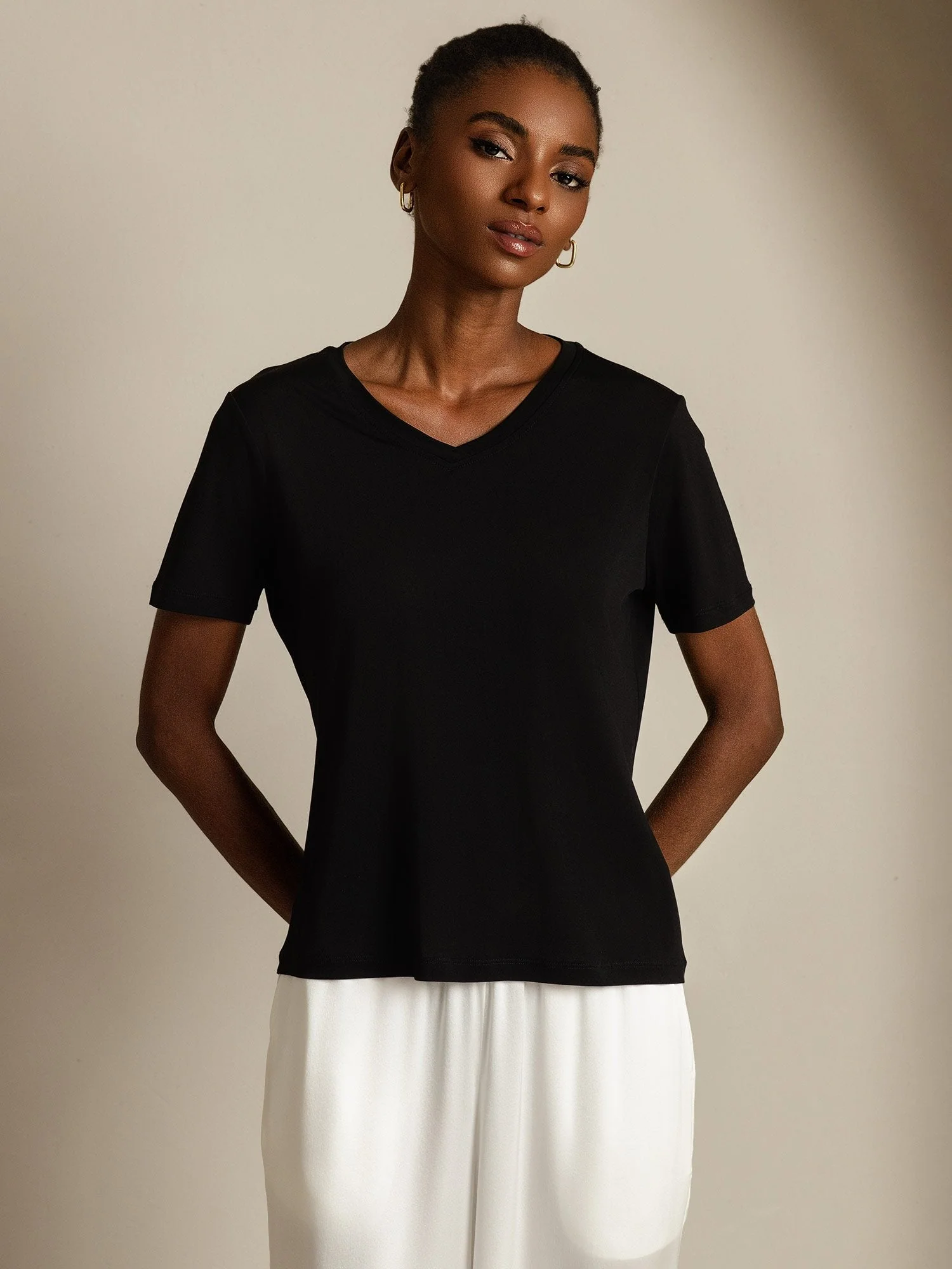T-Shirt Femme à Manches Courtes et Décolleté en V en Soie Pure Résistant aux Accrochages - Image 30