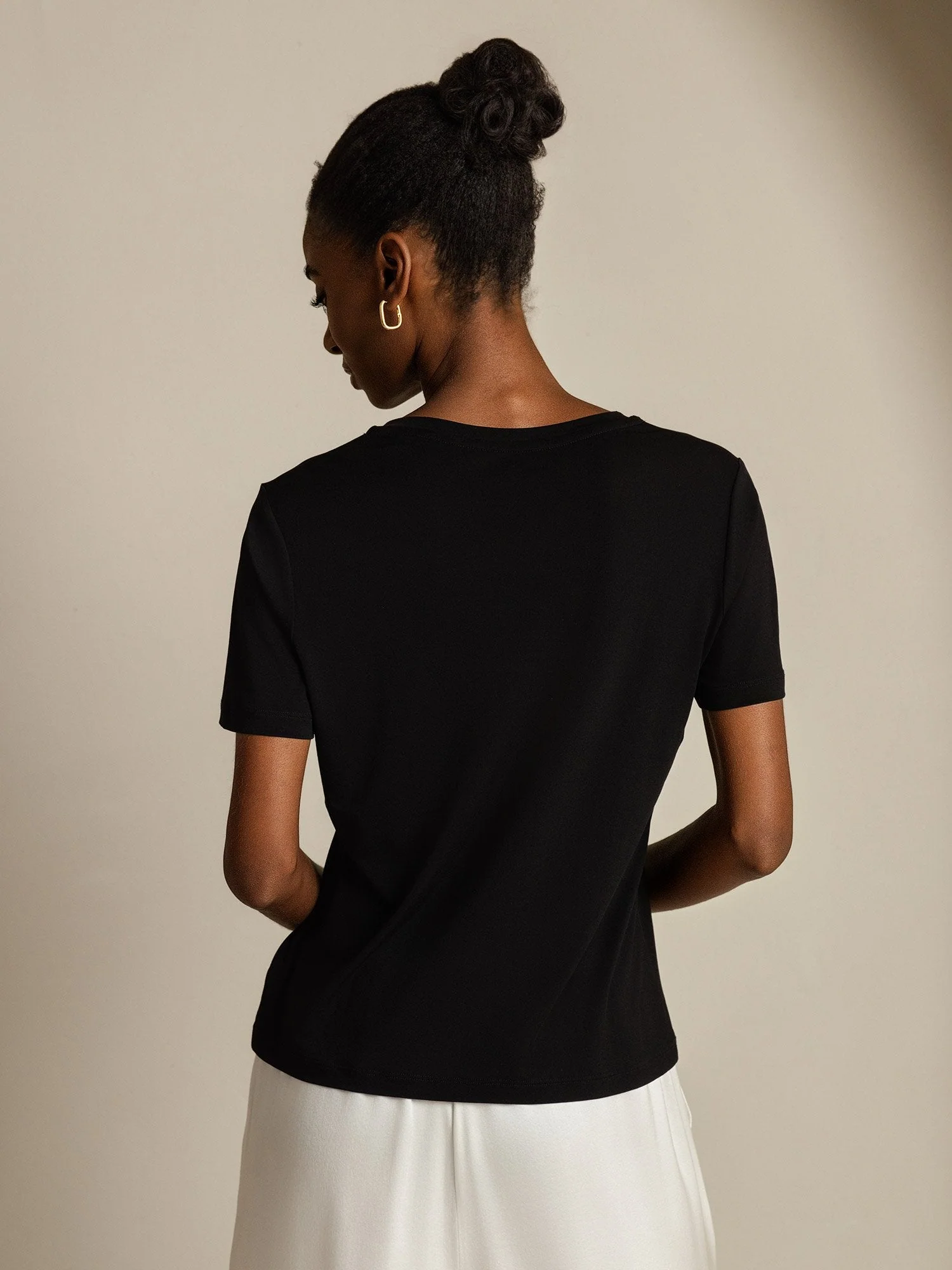 T-Shirt Femme à Manches Courtes et Décolleté en V en Soie Pure Résistant aux Accrochages - Image 31