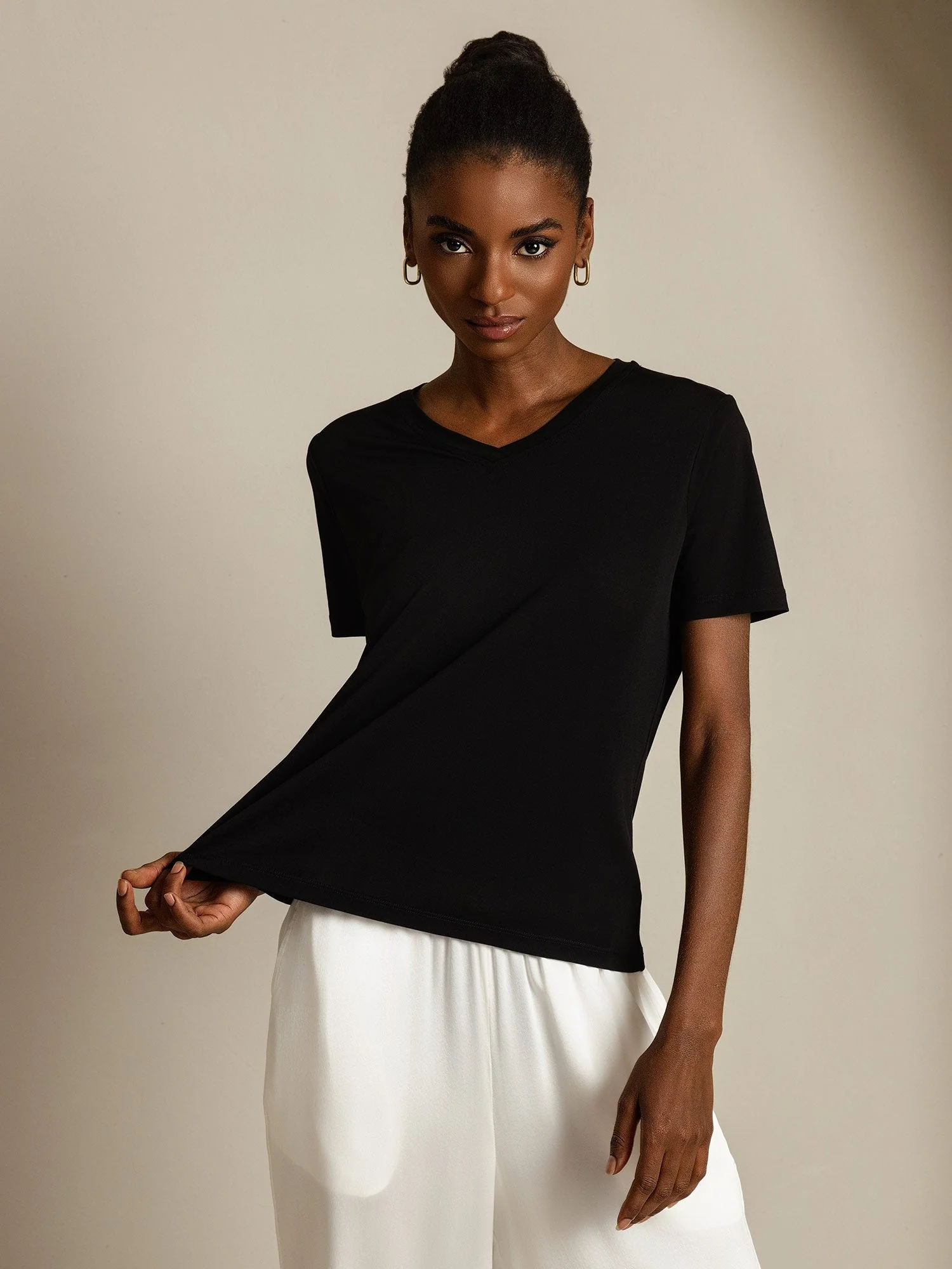 T-Shirt Femme à Manches Courtes et Décolleté en V en Soie Pure Résistant aux Accrochages - Image 35