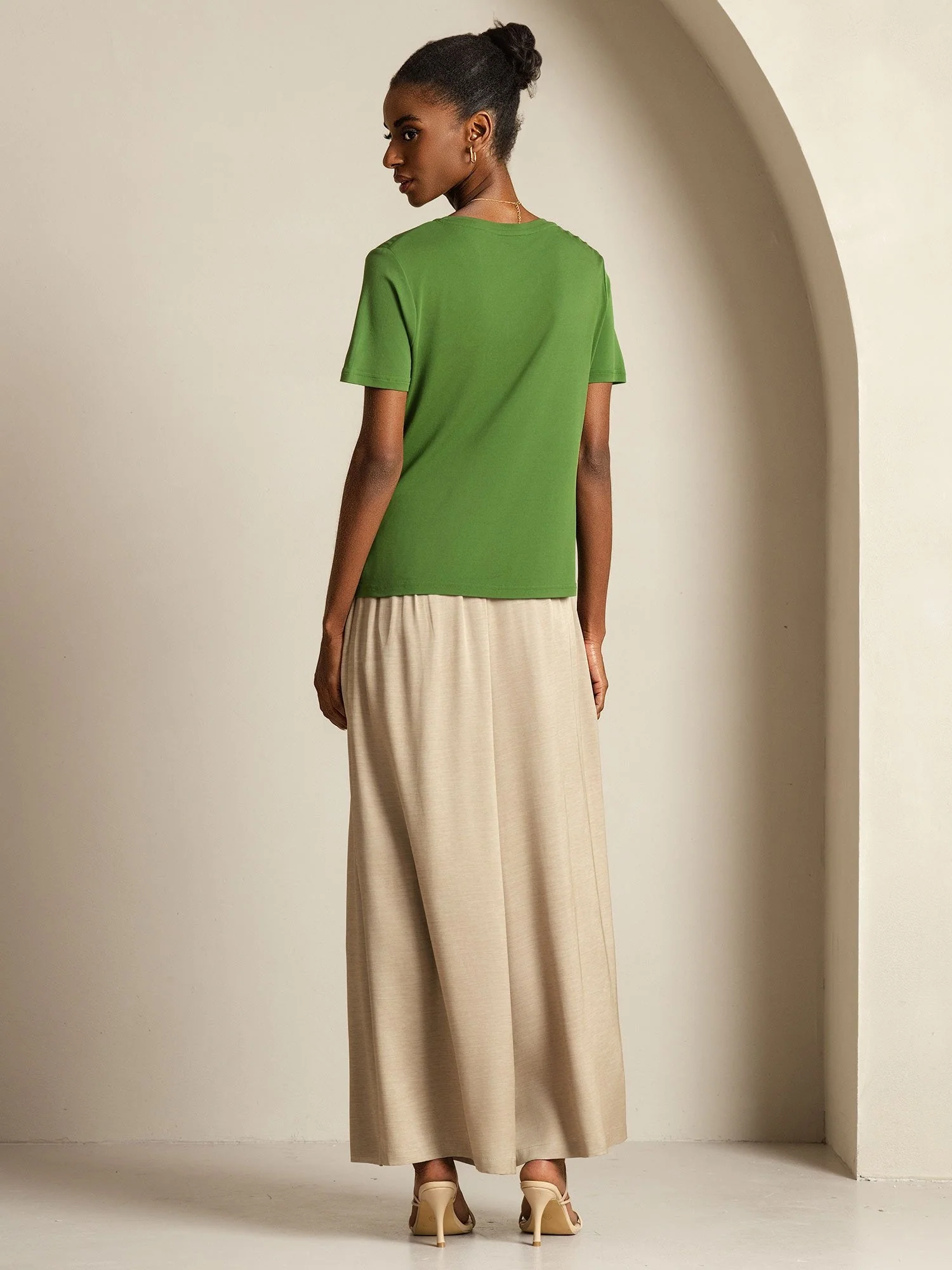 T-Shirt Femme à Manches Courtes et Décolleté en V en Soie Pure Résistant aux Accrochages - Image 39