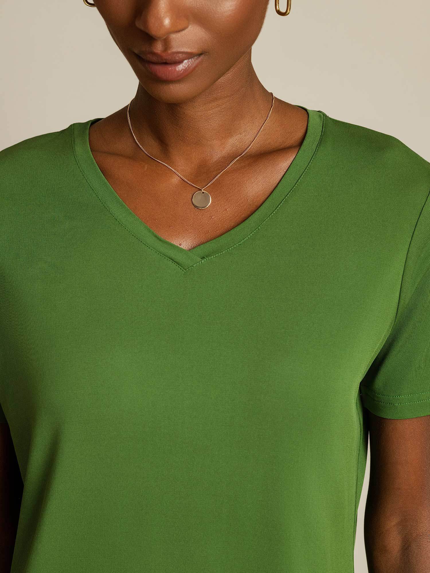 T-Shirt Femme à Manches Courtes et Décolleté en V en Soie Pure Résistant aux Accrochages - Image 41