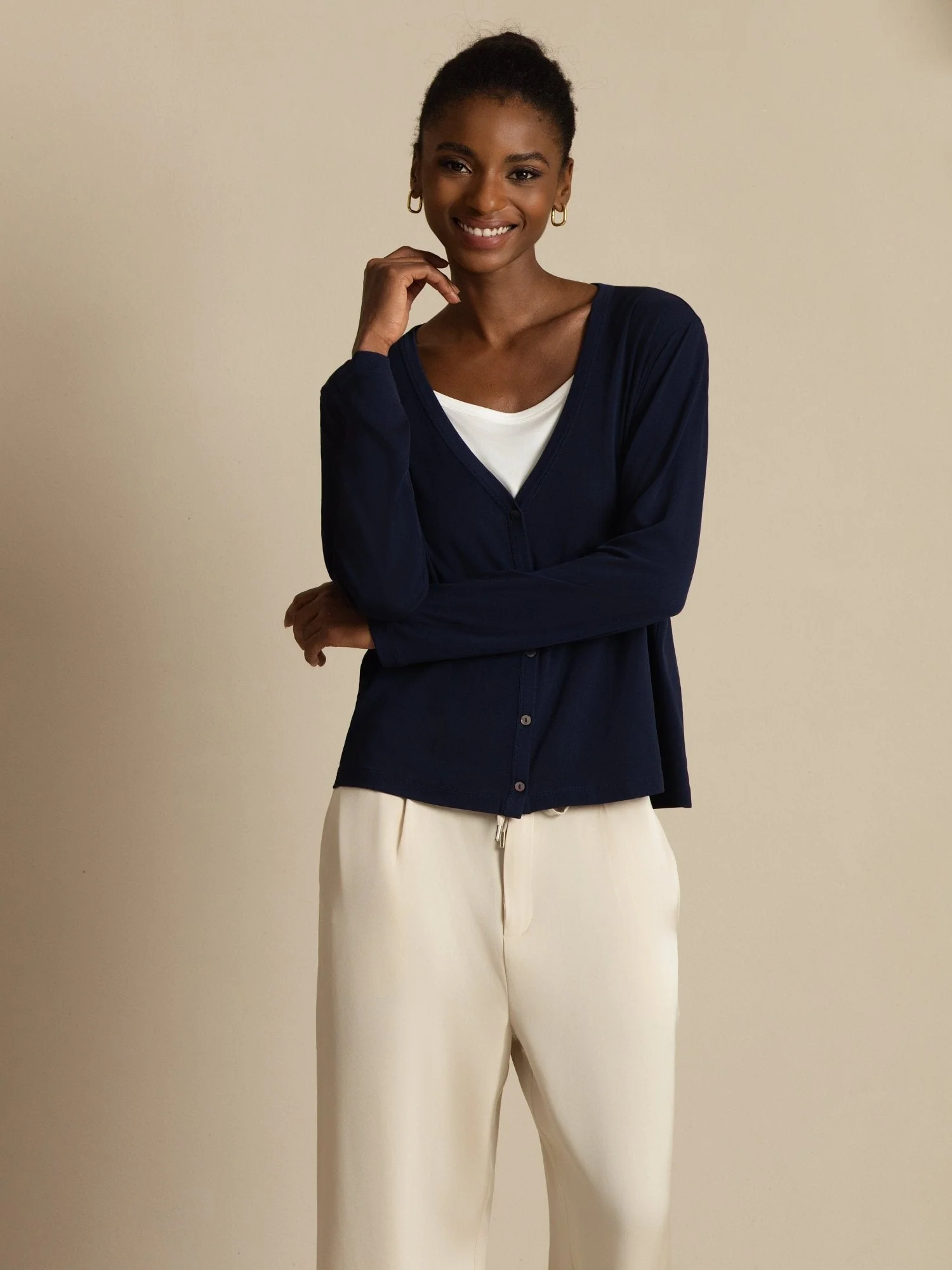 Cardigan Basique Femme en Pure Soie à Col V et Manches Longues - Image 4