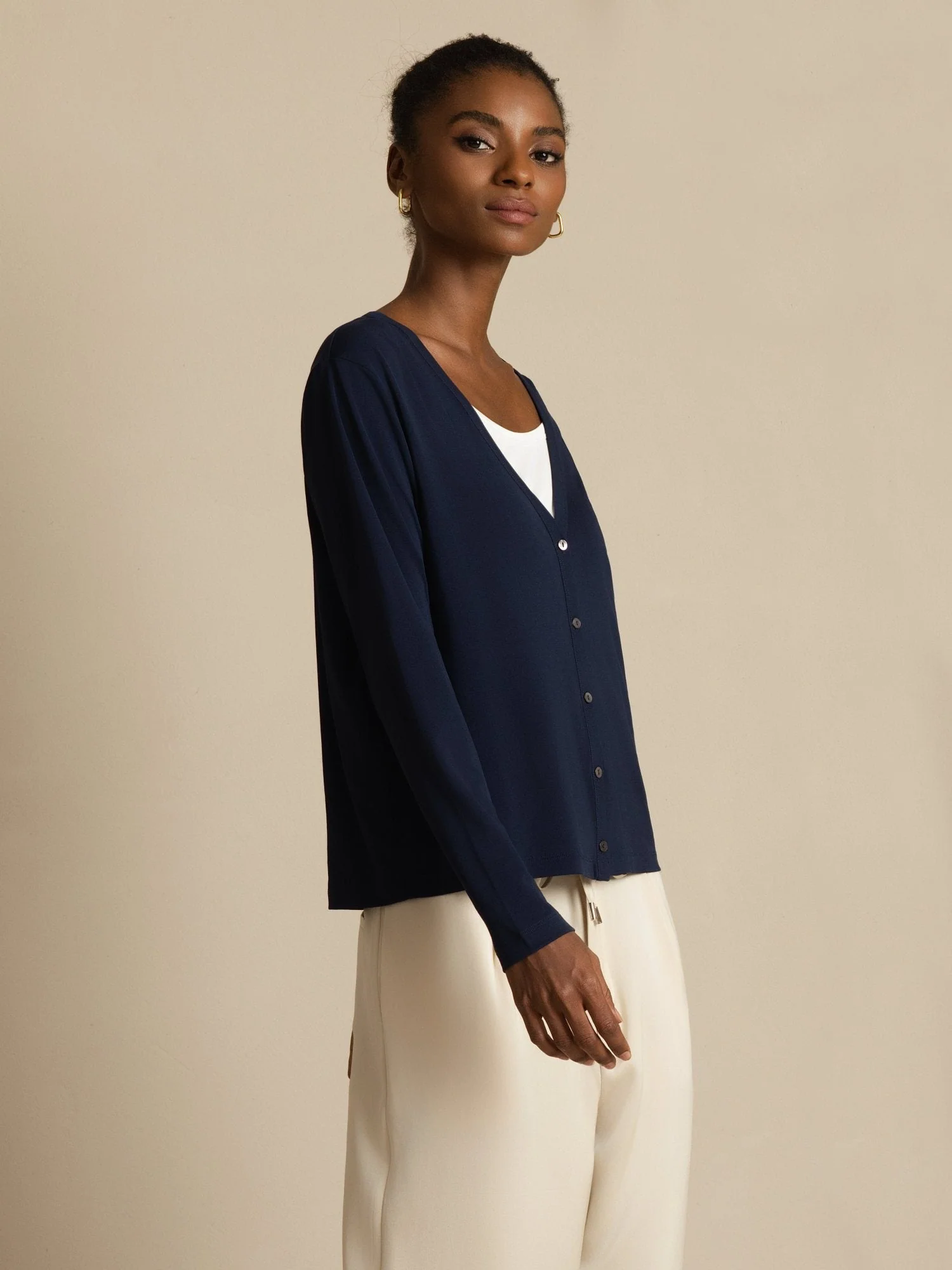 Cardigan Basique Femme en Pure Soie à Col V et Manches Longues - Image 6