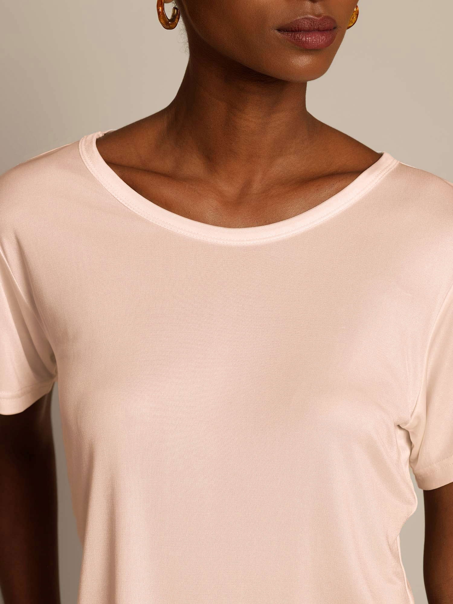 T-Shirt Col Rond à Manches Courtes en Pure Soie pour Femmes - Image 19