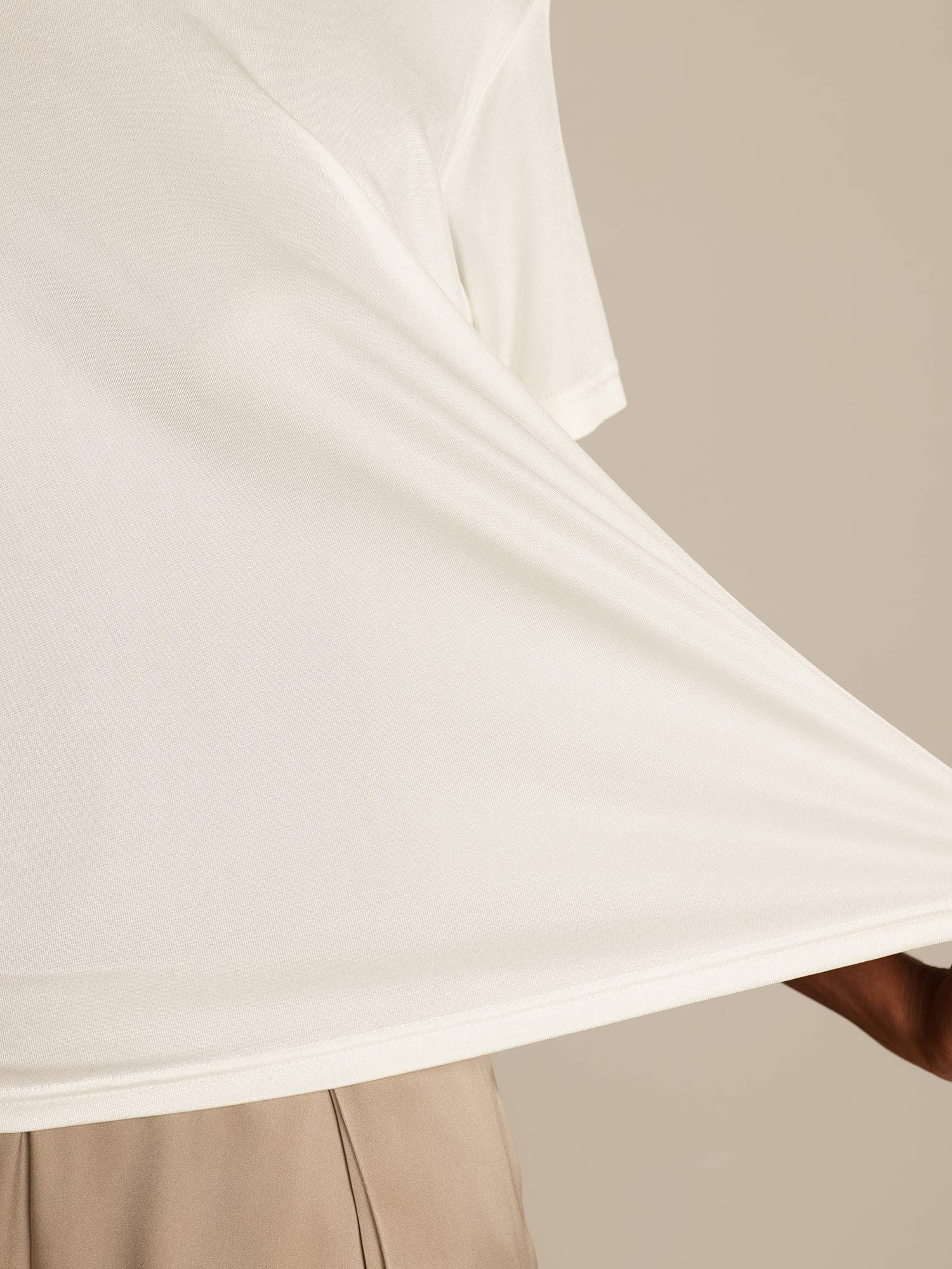 T-Shirt Col Rond à Manches Courtes en Pure Soie pour Femmes - Image 5