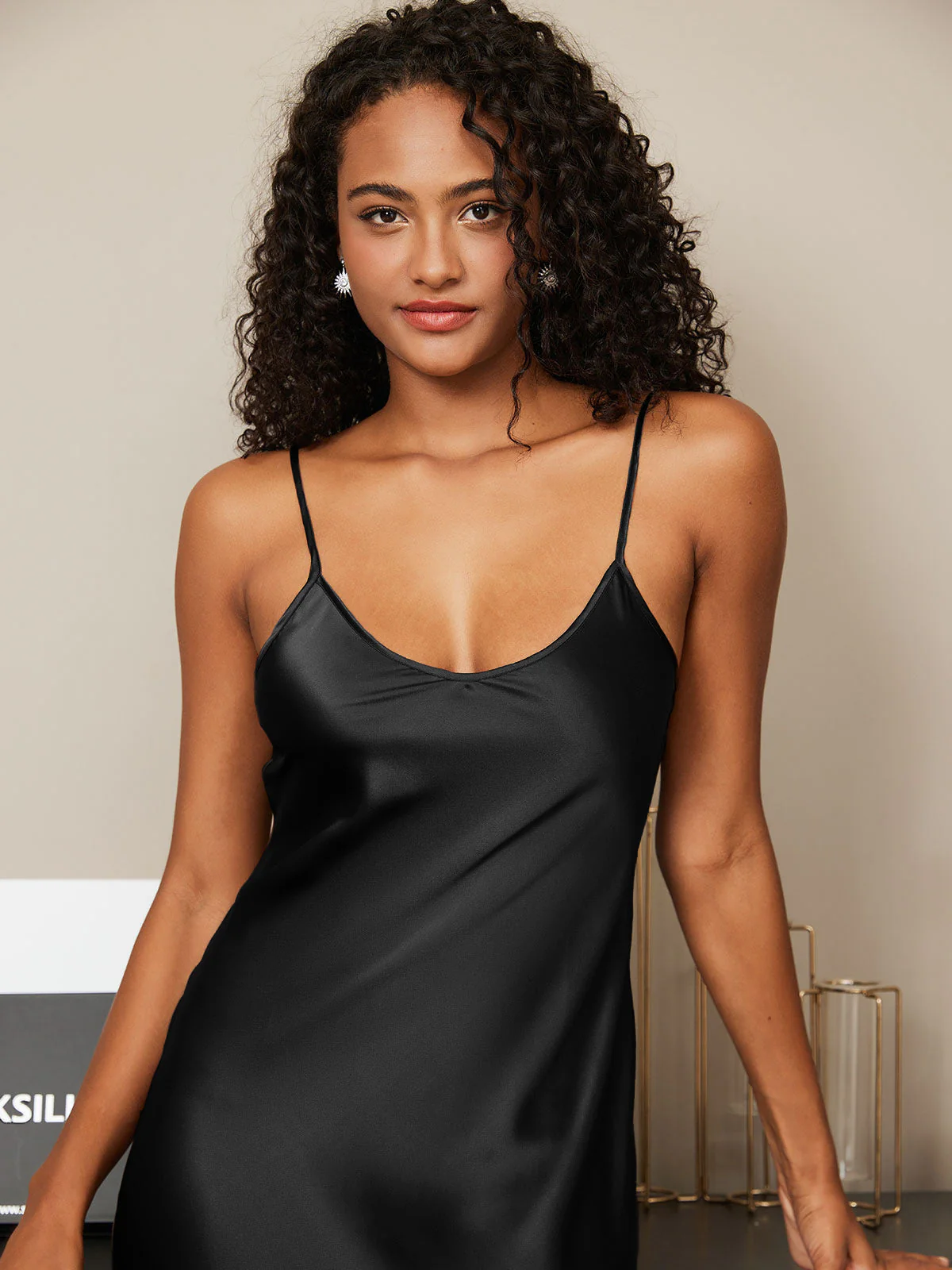 Chemise de Nuit / Robe Longue en Soie à Bretelles Spaghetti - Image 10