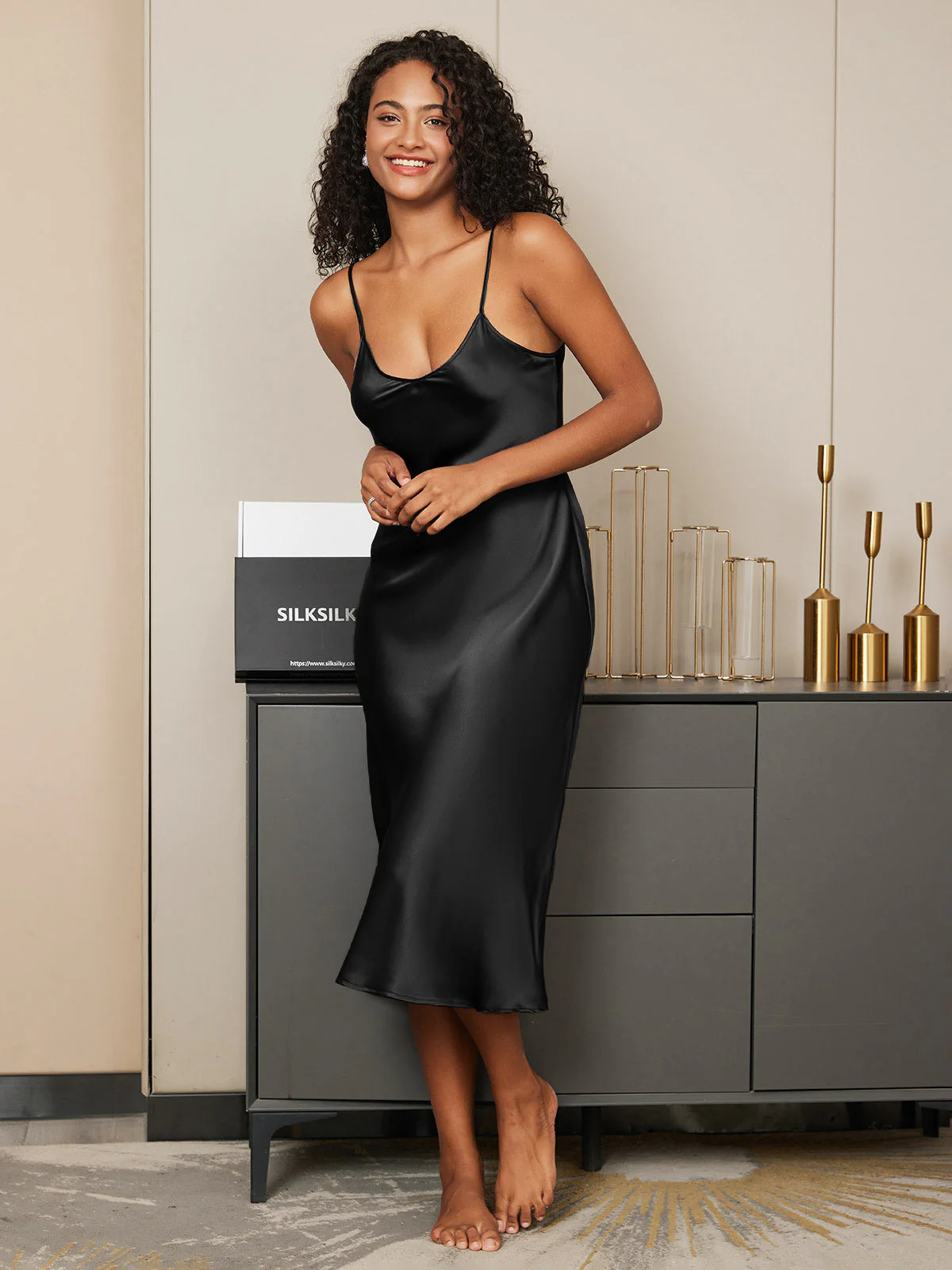 Chemise de Nuit / Robe Longue en Soie à Bretelles Spaghetti - Image 7