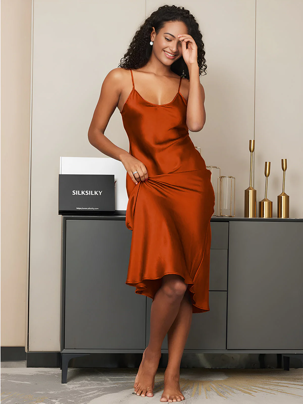 Chemise de Nuit / Robe Longue en Soie à Bretelles Spaghetti - Image 81