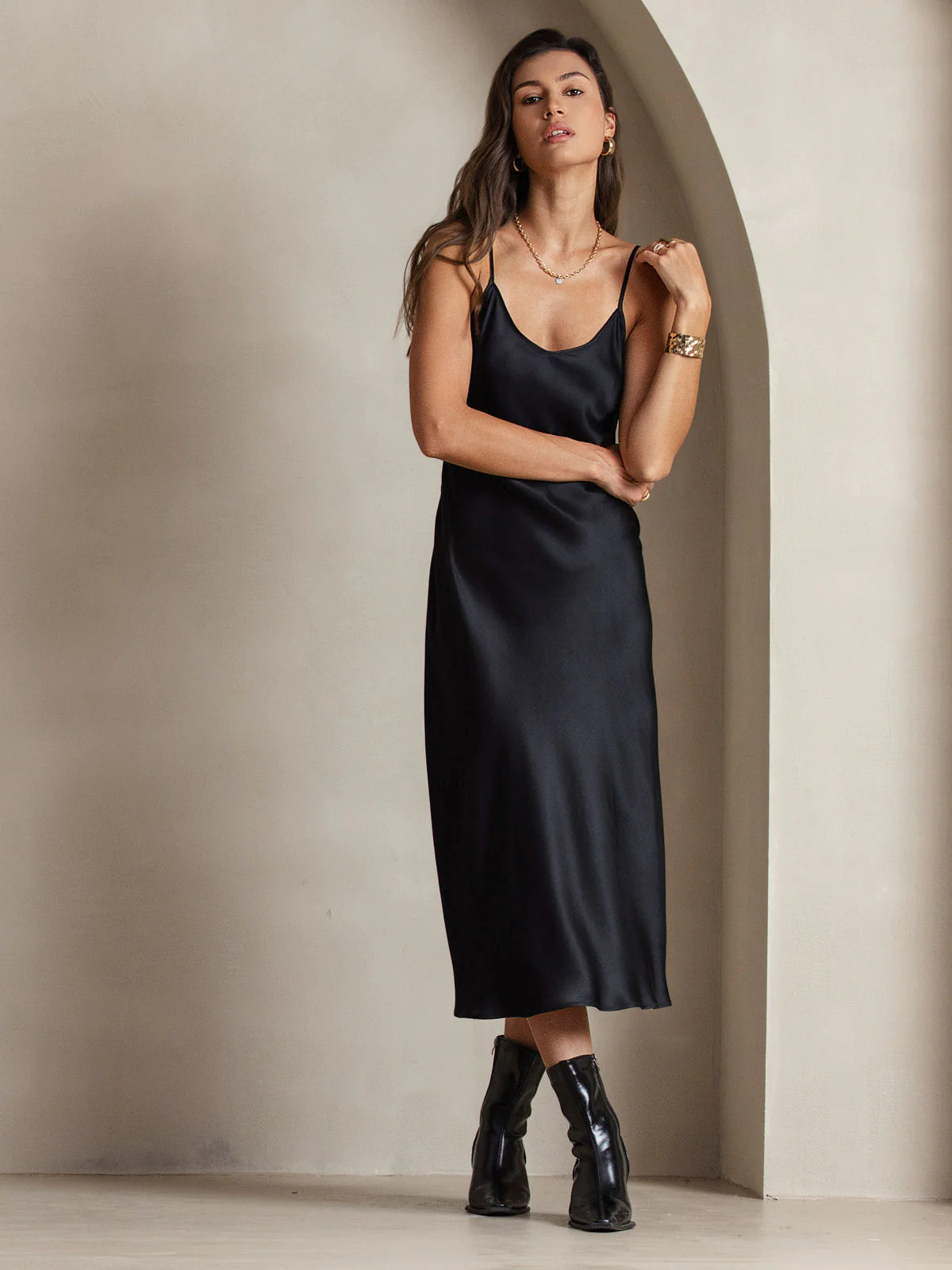 Robe Longue en Soie Pure avec Bretelles Spaghetti - Image 12