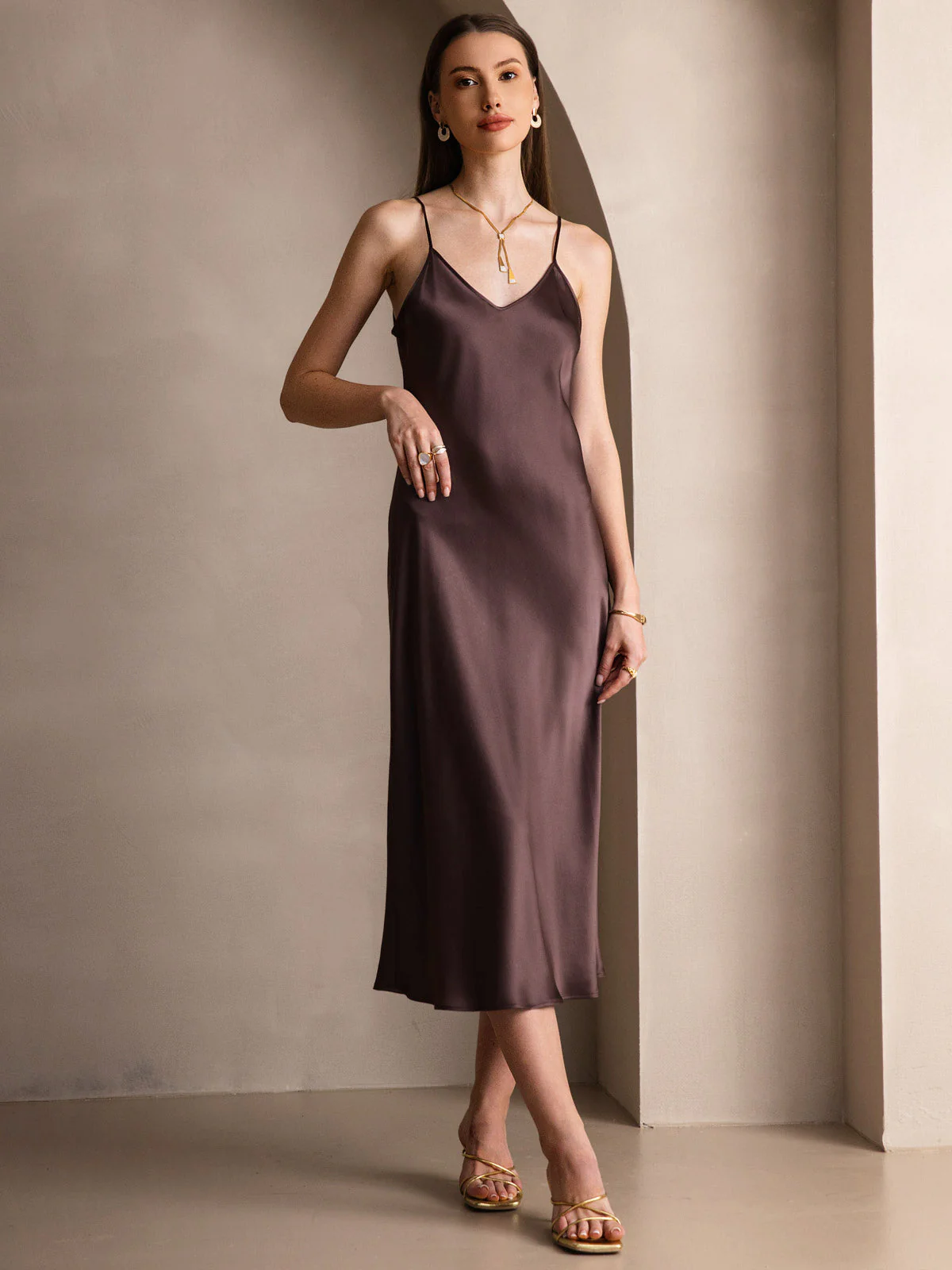 Robe Longue en Soie Pure avec Bretelles Spaghetti - Image 18