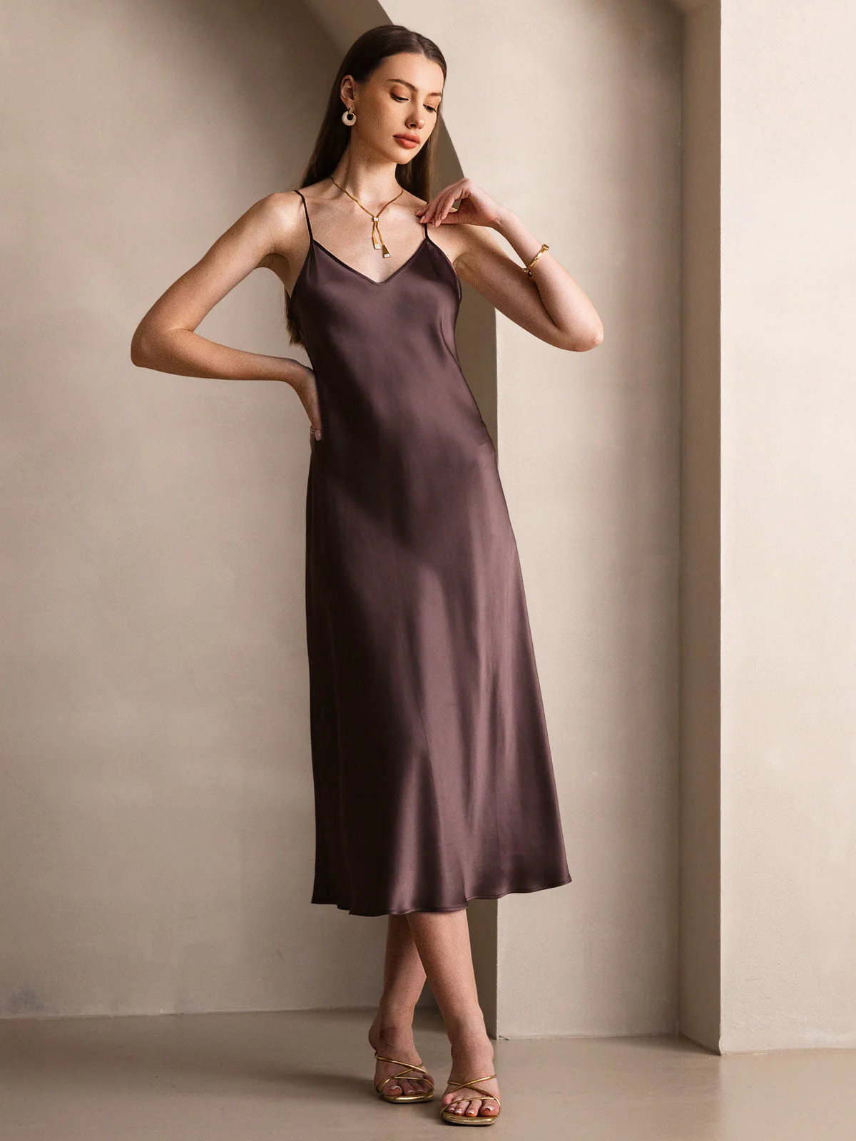 Robe Longue en Soie Pure avec Bretelles Spaghetti - Image 20