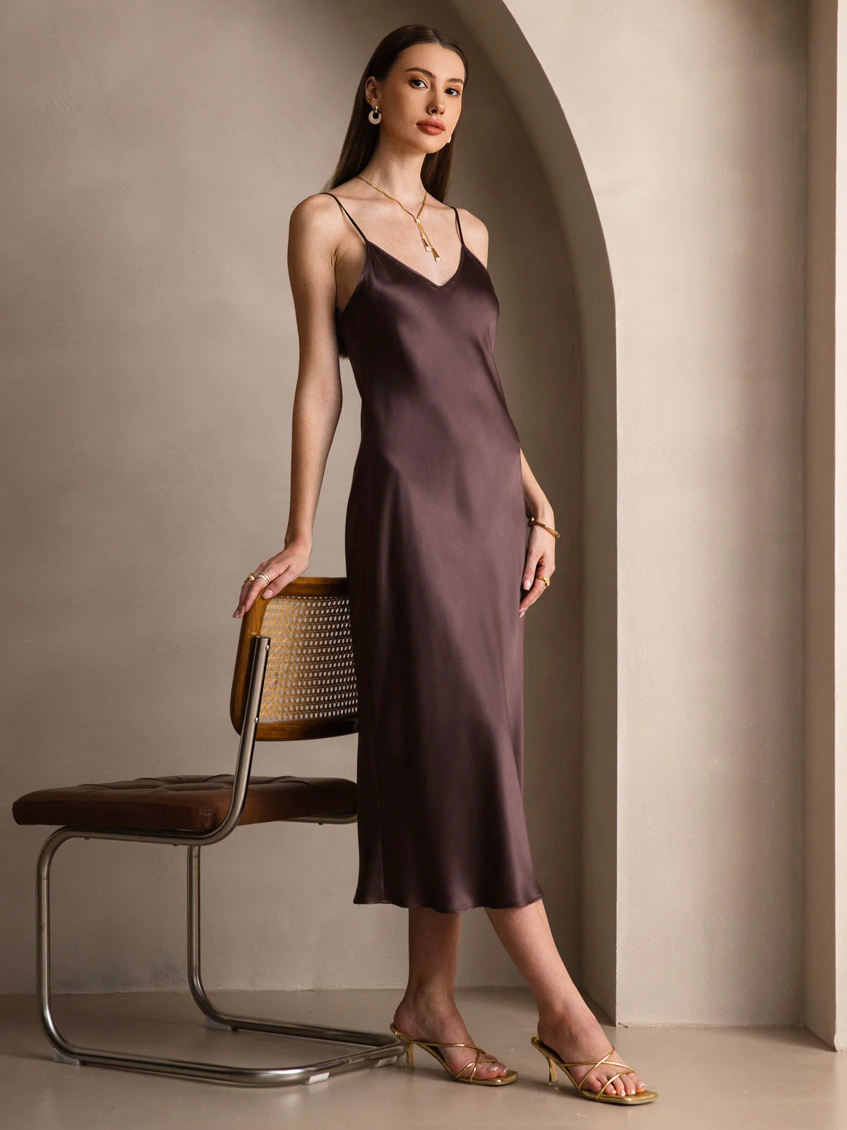 Robe Longue en Soie Pure avec Bretelles Spaghetti - Image 21