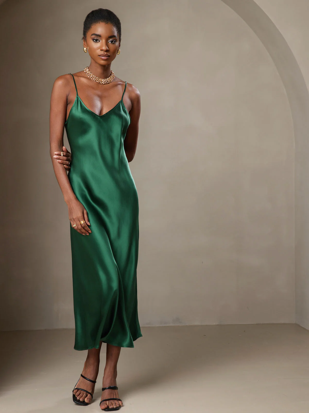 Robe Longue en Soie Pure avec Bretelles Spaghetti - Image 29