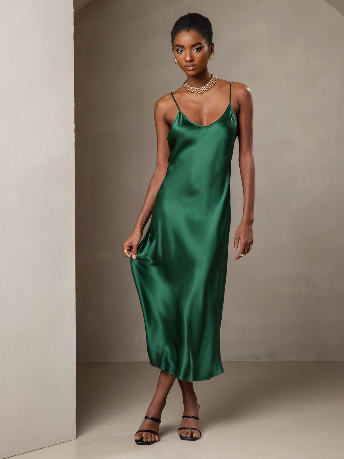 Robe Longue en Soie Pure avec Bretelles Spaghetti - Image 34