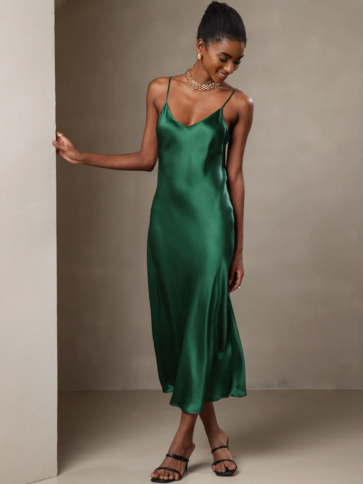 Robe Longue en Soie Pure avec Bretelles Spaghetti - Image 35