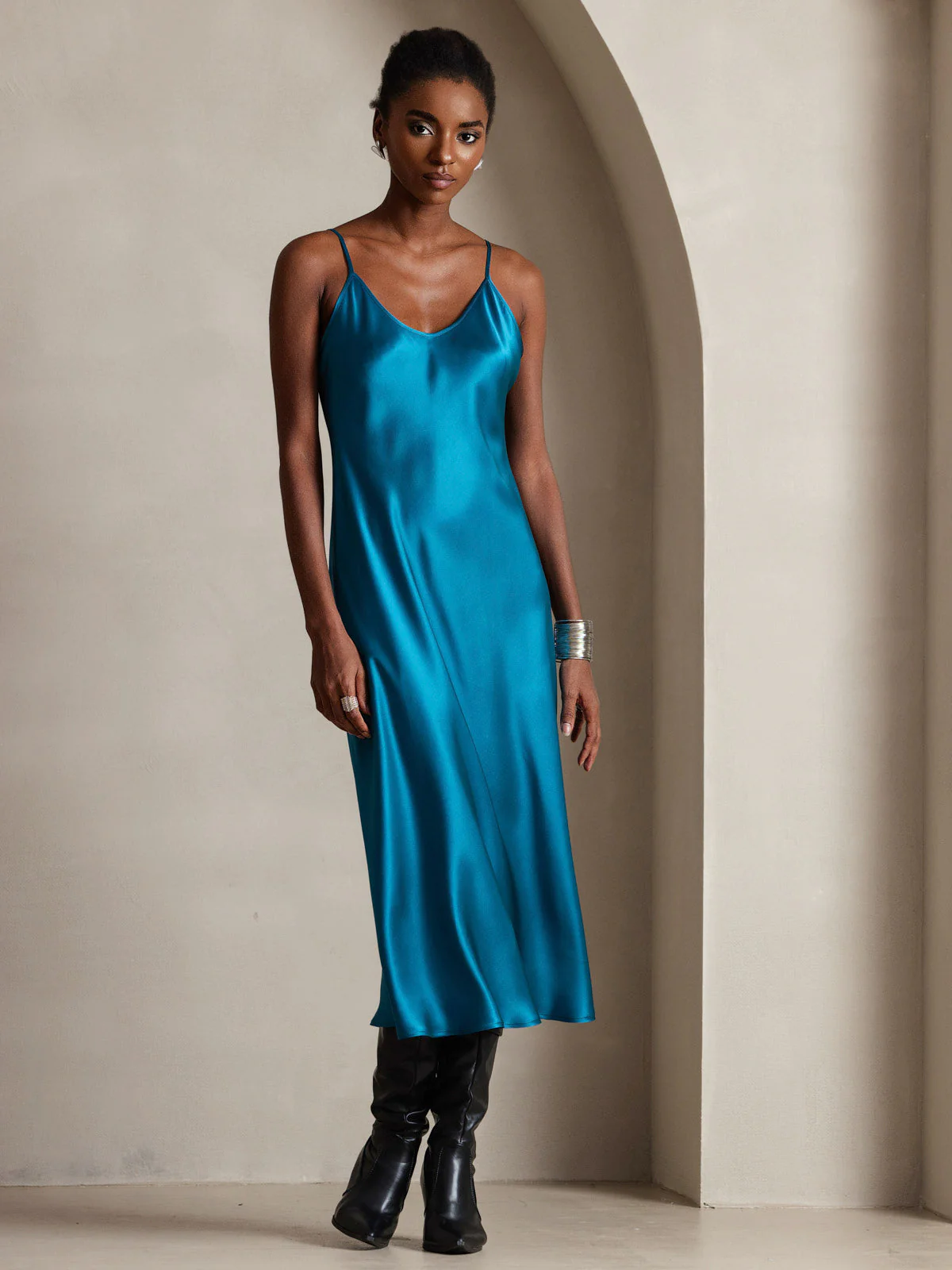 Robe Longue en Soie Pure avec Bretelles Spaghetti - Image 72