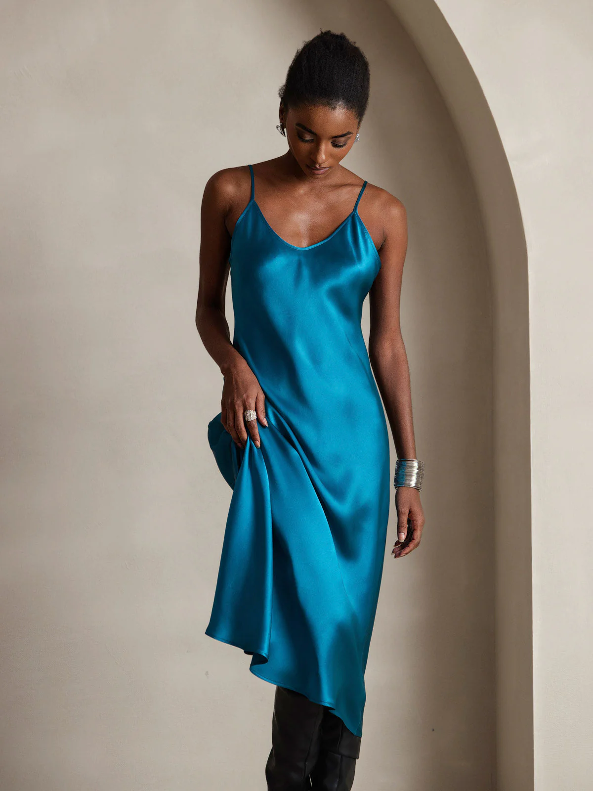 Robe Longue en Soie Pure avec Bretelles Spaghetti - Image 74