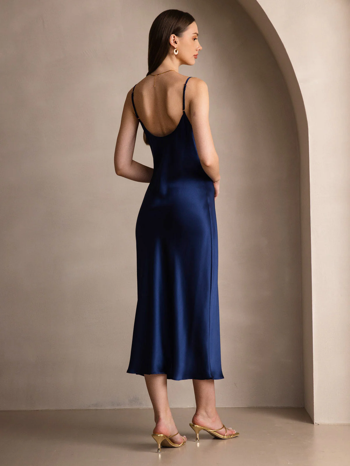 Robe Longue en Soie Pure avec Bretelles Spaghetti - Image 79