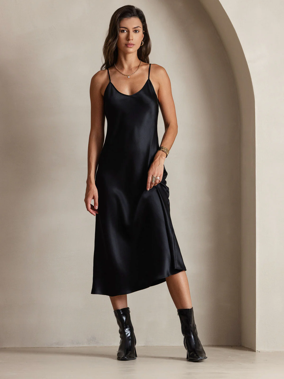 Robe Longue en Soie Pure avec Bretelles Spaghetti - Image 8