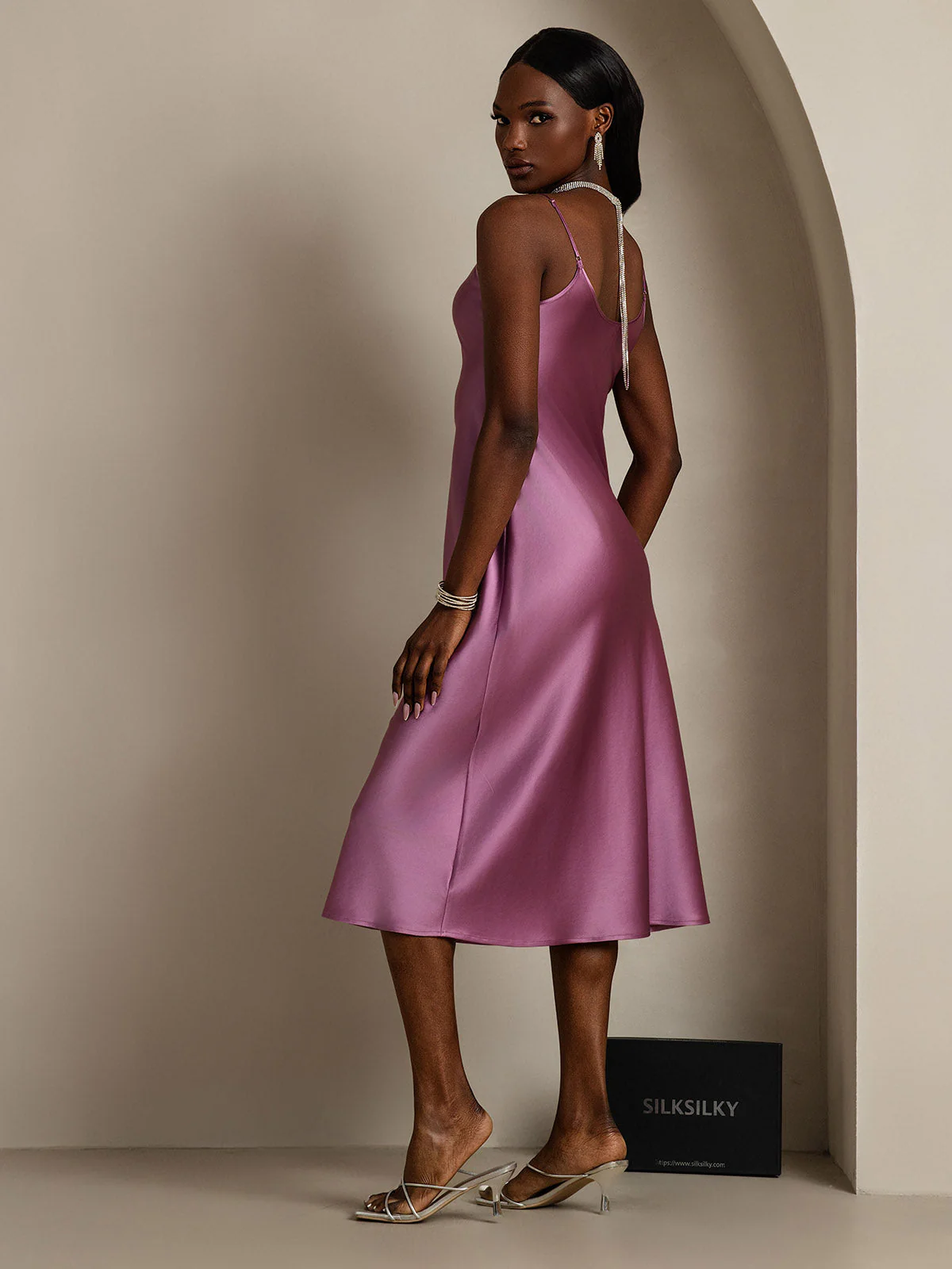 Robe Longue en Soie Pure avec Bretelles Spaghetti - Image 84