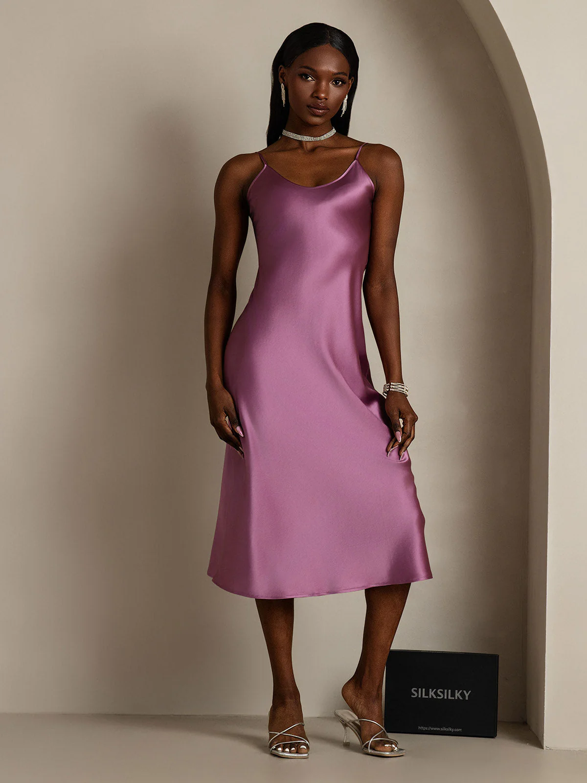 Robe Longue en Soie Pure avec Bretelles Spaghetti - Image 86