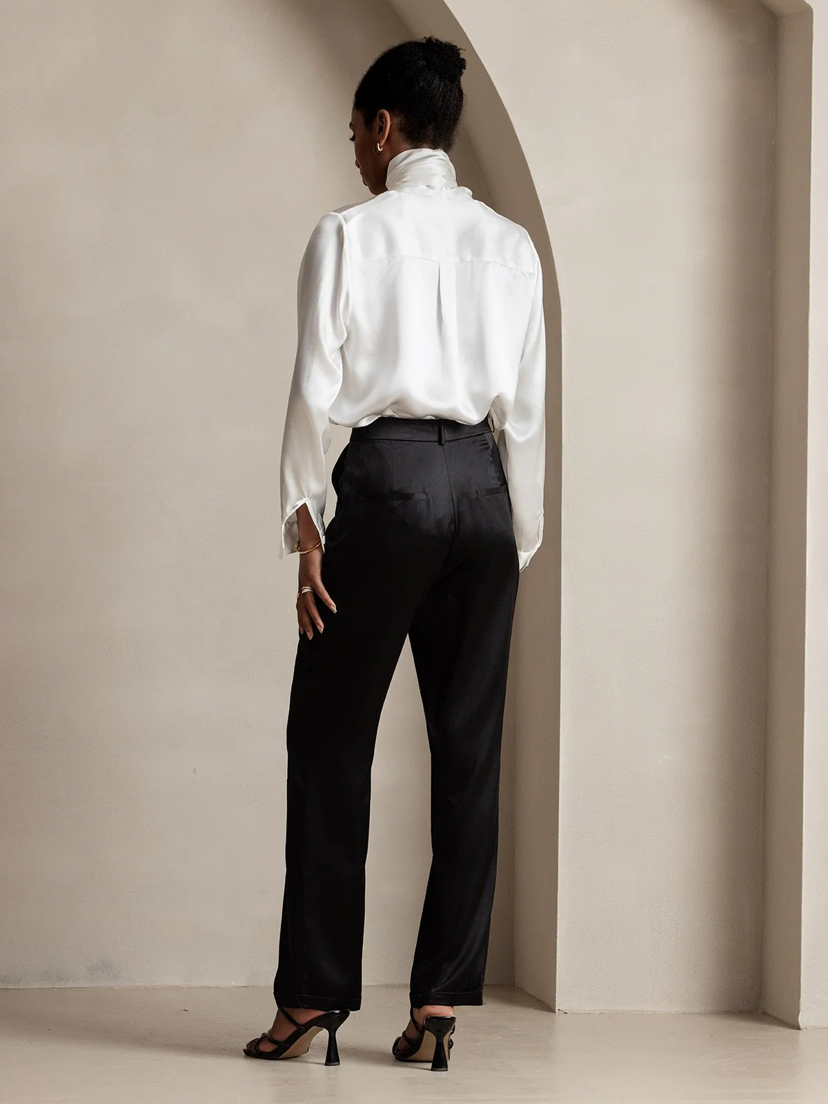 19Momme Pantalons de costume en soie classiques intemporels droits - Image 4