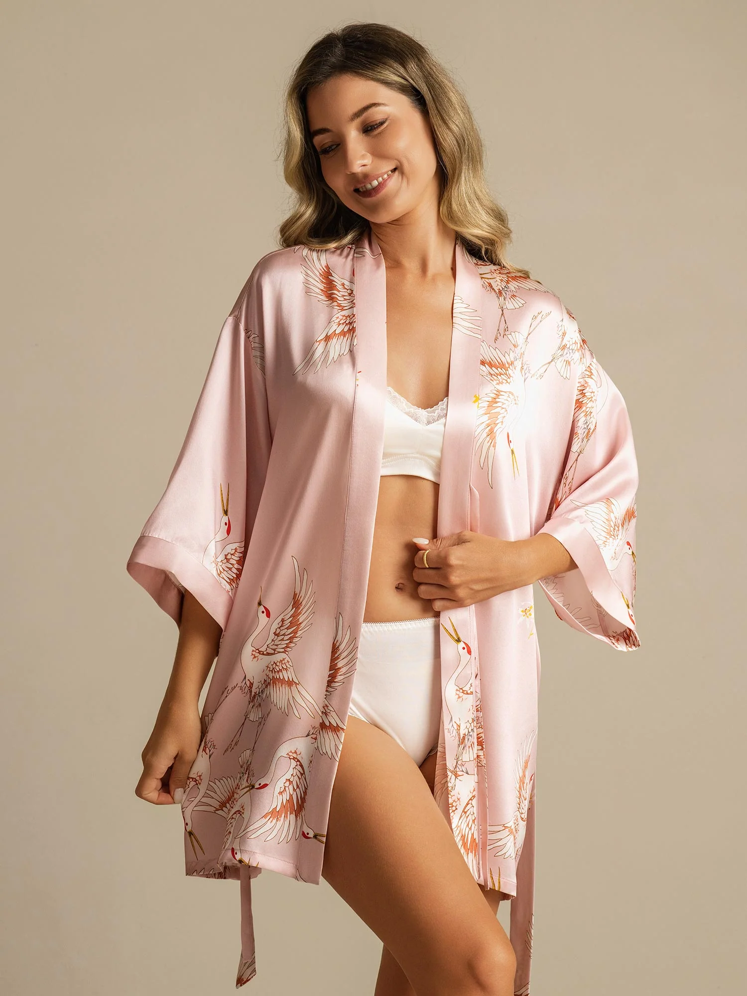 19Momme Robe Kimono Courte Femme En Soie Pure Imprimé Grue Avec Design Croisé Manches 3/4 - Image 3